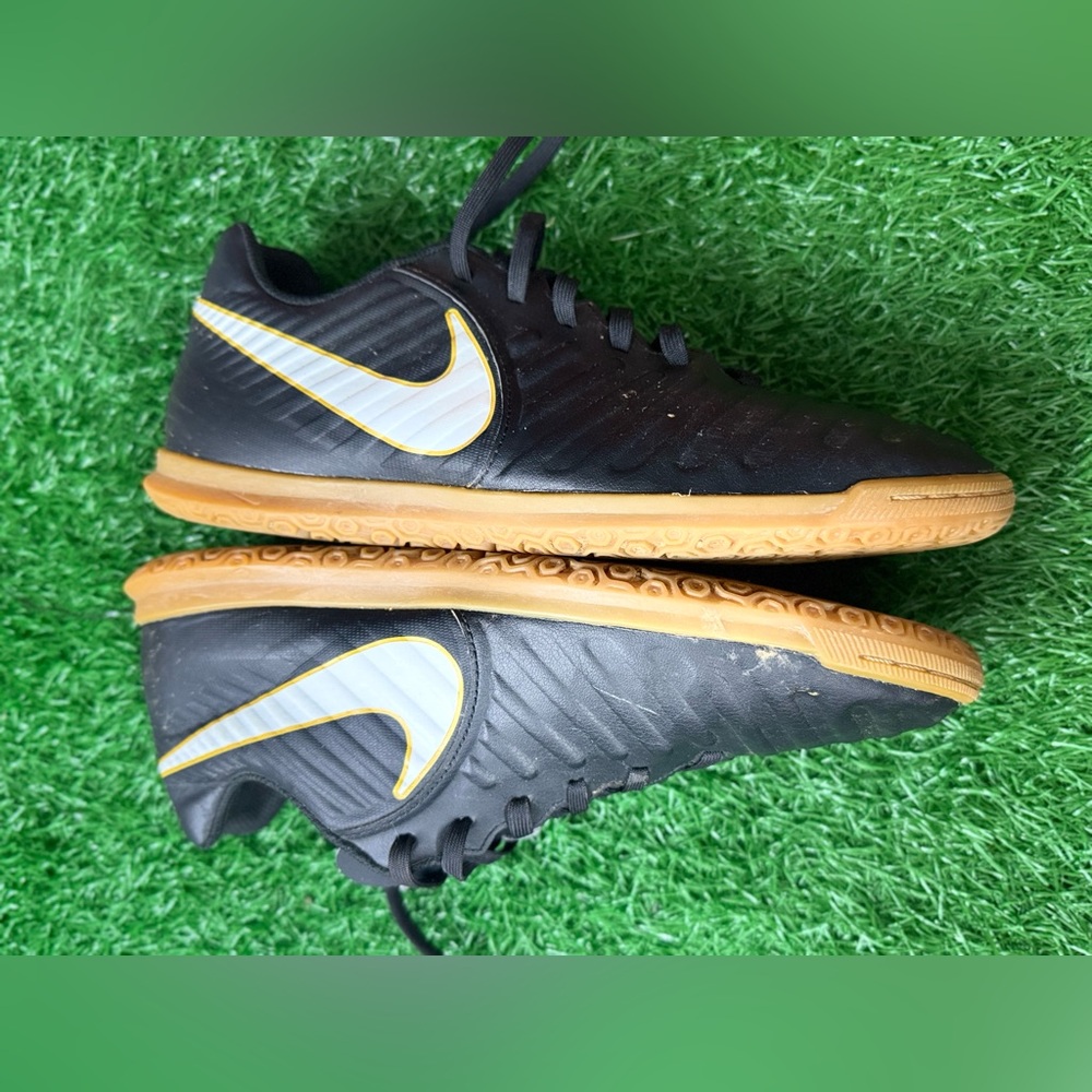 Nike TiempoX‎ Rio IV IC Black White Mens Size 8
897769-002